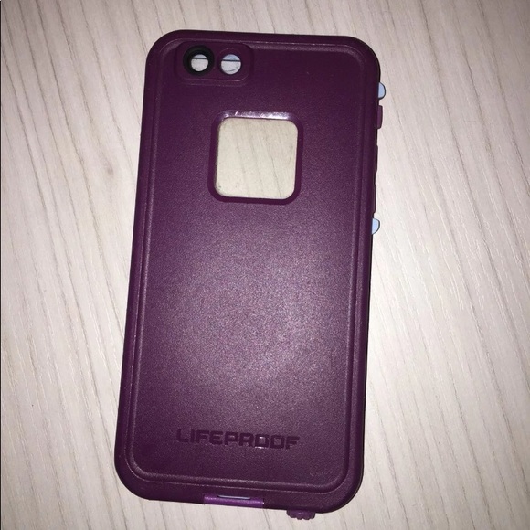 iPhone Lifeproof case - Picture 2 of 4